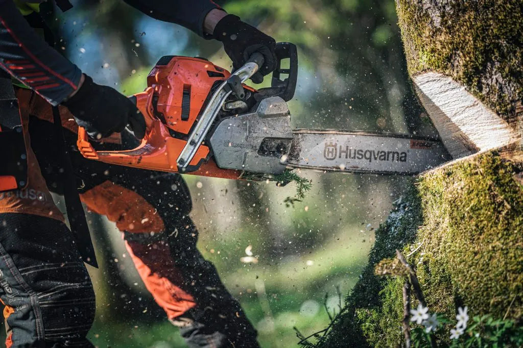 Husqvarna 572 XP Professional Petrol Chainsaw – 70.6 cc, High-Performance Forestry Saw