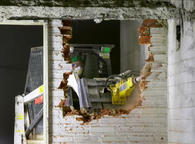 Epiroc SB 102 – Hydraulic Breaker for 1.1–3 Tonne Excavators