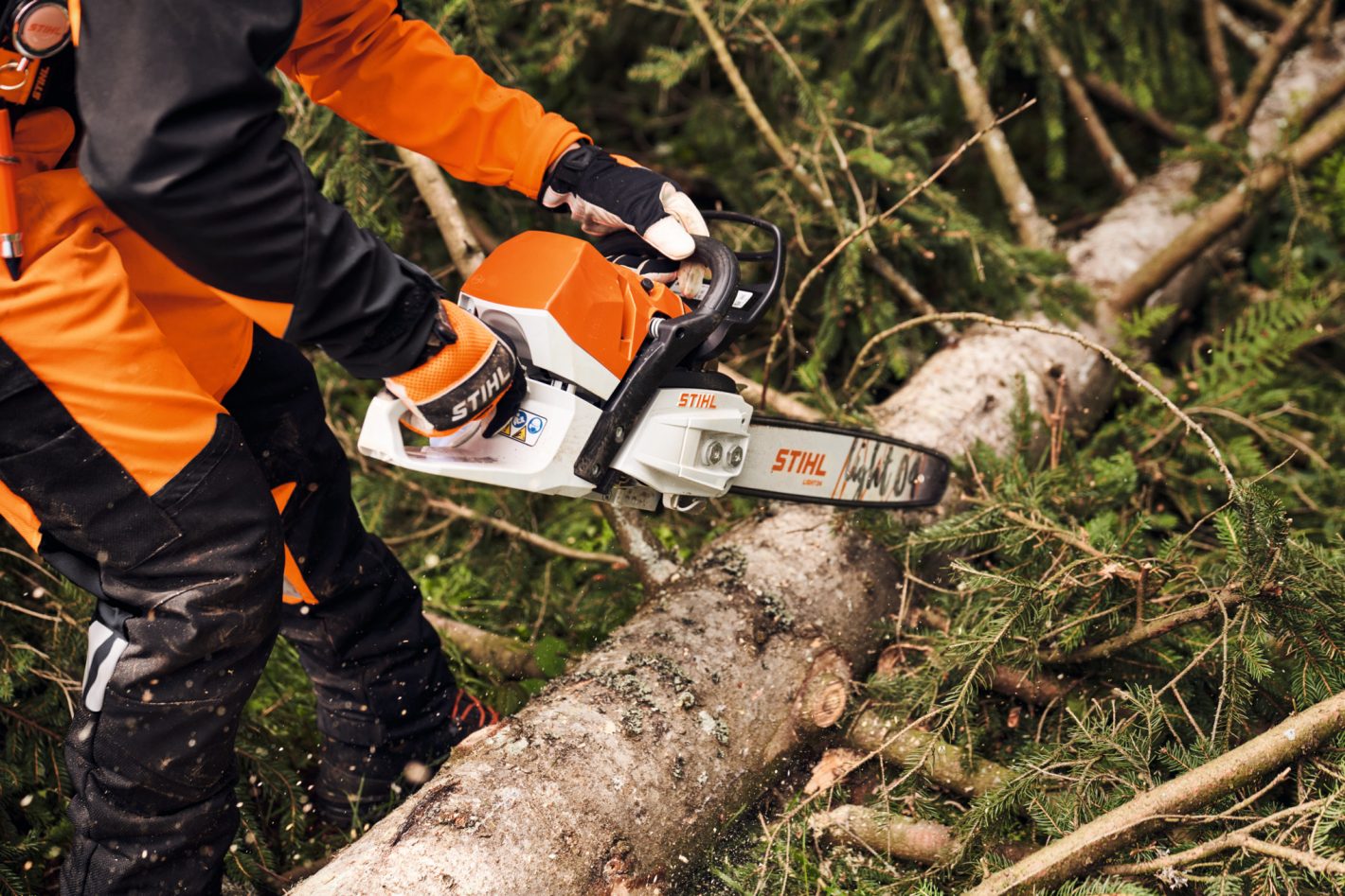 STIHL MS 400 C-M Professional Petrol Chainsaw – 63.3 cc with M-Tronic Engine Control