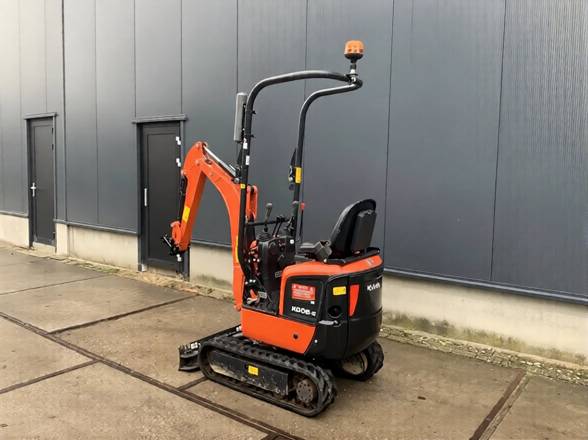 2022 Kubota K008-5 Mini Excavator – 360 h, Adjustable Tracks, 3 Buckets Included