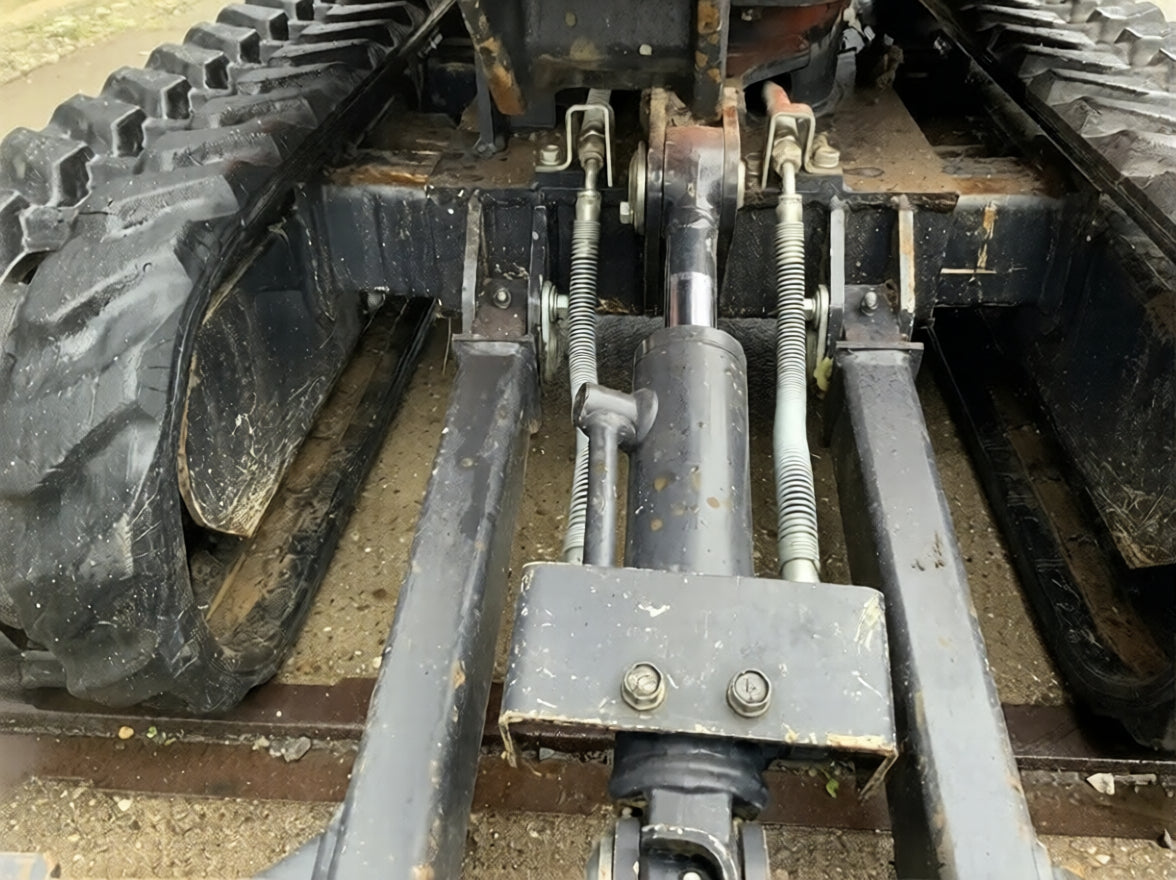 2022 Kubota K008-5 Mini Excavator – 360 h, Adjustable Tracks, 3 Buckets Included