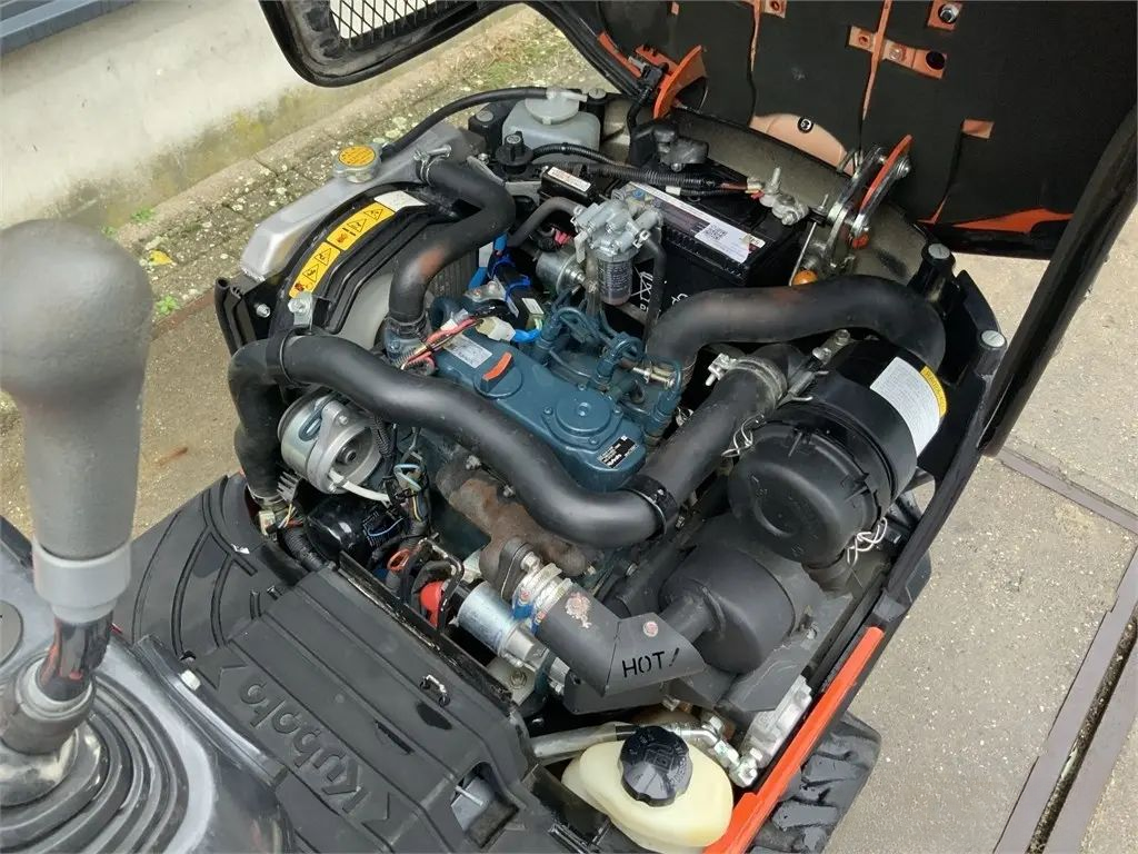 2022 Kubota K008-5 Mini Excavator – 360 h, Adjustable Tracks, 3 Buckets Included